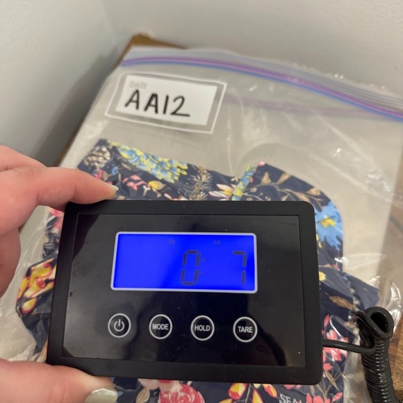 J Mclaughlin Wavesong Top XS Black Floral Bright‎ Spring Catalina Cloth NWT $168 - Picture 7 of 7